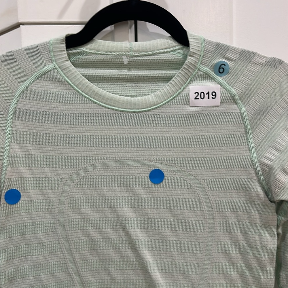 (2019) Lululemon Run: Swiftly Tech Long Sleeve Cr… - image 7